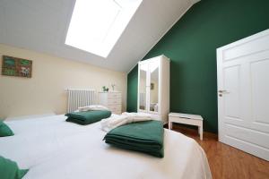 Tempat tidur dalam kamar di Ferienwohnung Paula