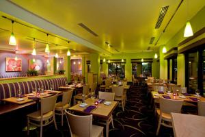 מסעדה או מקום אחר לאכול בו ב-Radisson Hotel Yuma