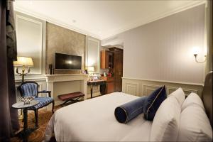 Televisi dan/atau pusat hiburan di Golden Tulip RS Boutique Hotel-Tainan