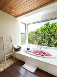 Ett badrum på Sanur Residence