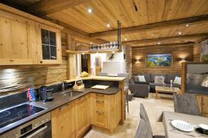 Köök või kööginurk majutusasutuses Chalets Petry Spa & Relax