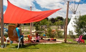 Ein Garten an der Unterkunft Pension Sonnengarten & Therme included - auch am An- & Abreisetag!