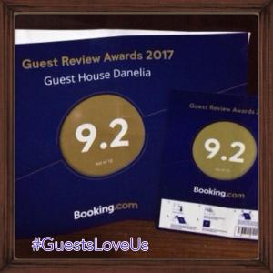 Vottorð, verðlaun, skilti eða annað skjal til sýnis á Guest House Danelia