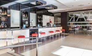 Lounge nebo bar v ubytování BLUESEA Gran Cervantes
