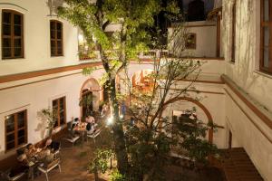 Budova, kde se hotel nachází
