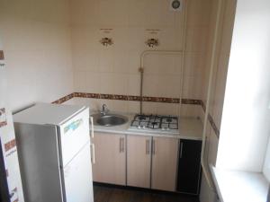 Kitchen o kitchenette sa Миргород. квартира посуточно центр. Евроремонт