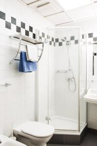 Kylpyhuone majoituspaikassa Ofenloch Apartments
