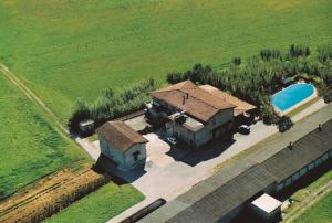 Bazén v ubytování Agriturismo La Praduscella nebo v jeho okolí