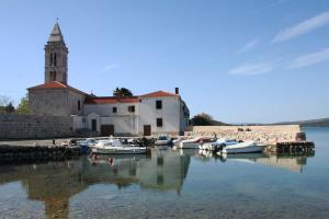 The building in which the holiday home is located