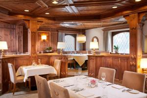 Restauracja lub miejsce do jedzenia w obiekcie Alpenrose Kufstein