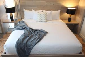The Preston House and Hotel客房内的一张或多张床位