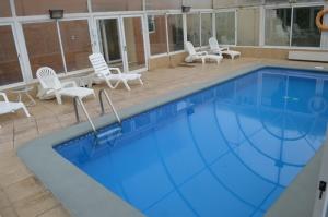 Bazén v ubytování Hotel Diego De Almagro Talca nebo v jeho okolí