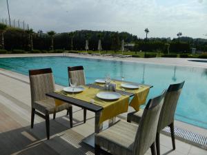 Swimmingpoolen hos eller tæt på Buyuk Osmaniye Hotel