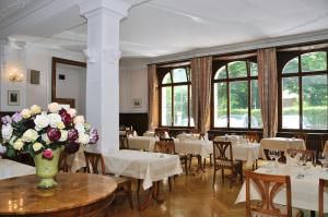 En restaurang eller annat matställe på Hotel Fravi