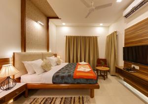 Gallery image of Hotel Woodland Kolhapur in Kolhapur