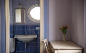 A bathroom at Locanda Corte Roveri