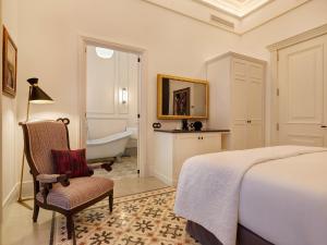 Kuchyňa alebo kuchynka v ubytovaní Hotel Gloria de Sant Jaume