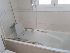 Koupelna v ubytování Vil·la La Garriga Termal Congost + 33 fotografií