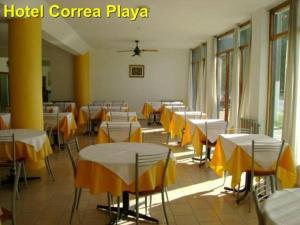 En restaurant eller et andet spisested på Hotel Correa Playa + 6 billeder