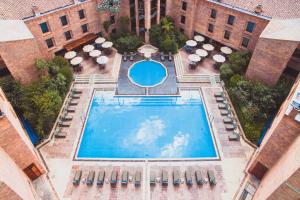 Uma vista da piscina em Estelar Paipa Hotel Spa & Y Centro De Convenciones ou nos arredores