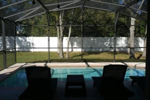 Swimming pool sa o malapit sa Clearwater Holiday Home