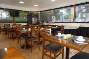 Restoran ili drugo mesto za obedovanje u objektu Flat luxuoso no centro comercial Faria Lima
