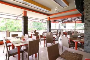 En restaurang eller annat matställe på Grand Sinar Indah