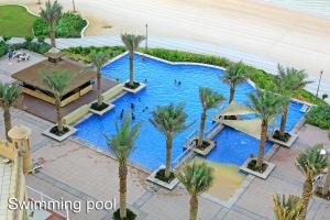 
A view of the pool at Royal Club By RVHR, Palm Jumeirah or nearby
