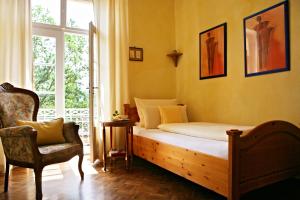 Postel nebo postele na pokoji v ubytování Rhön Hotel Waldcafé St. Georg