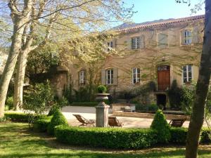 Galeriebild der Unterkunft B&B Maison d'Hôtes - Château de Jouques in Gémenos