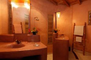 
A bathroom at Souimanga Lodge
