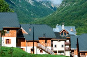 Saint-Colomban-des-VillardsにあるGoélia Les Chalets de Belledonneのギャラリーの写真