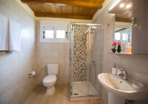 Koupelna v ubytování Makis&Fani Homes