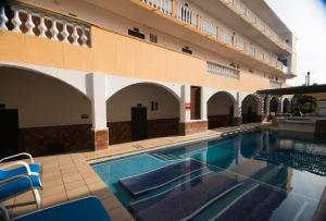 The swimming pool at or close to Hotel Real del Mar