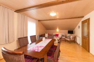TV a/nebo společenská místnost v ubytování Appartement Roland