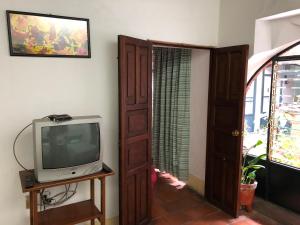 TV a/nebo společenská místnost v ubytování Meson del Penasco