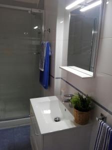 Ein Badezimmer in der Unterkunft Cozy Loft Torremolinos