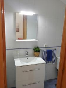 Ein Badezimmer in der Unterkunft Cozy Loft Torremolinos