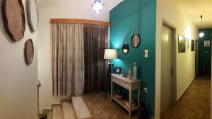 Televízia a/alebo spoločenská miestnosť v ubytovaní Anesi Rooms To Rent