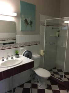 Ванная комната в Hello Adelaide Motel and Apartments