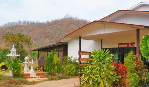 Zahrada ubytování Taakradan Valley Resort ท่ากระดานวัลเล่ย์ รีสอร์ท