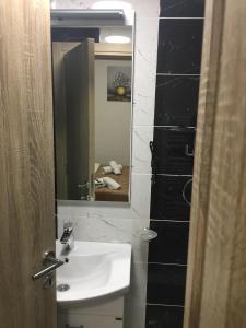 Bilik mandi di Bed and Breakfast Divanhana
