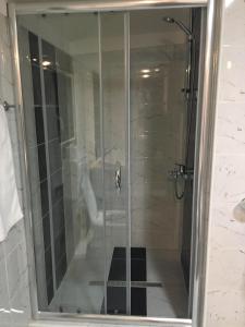 Bilik mandi di Bed and Breakfast Divanhana