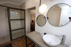 A bathroom at Boutique Guesthouse Mariental