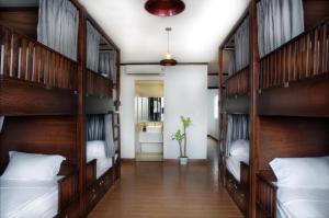 Giường tầng trong phòng chung tại Origo Hotel Da Nang