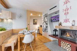 Kuchyňa alebo kuchynka v ubytovaní Apartament Marmurki Zakopane