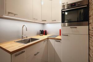 Kuchnia lub aneks kuchenny w obiekcie BRACKA 15 - Main Square Apartments by MINT APARTMENT