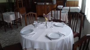 ห้องอาหารหรือที่รับประทานอาหารของ Pension Catro Ventos