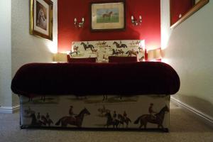 A seating area at Richard III Hotel 