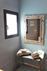 A bathroom at Le Clos du Pontet